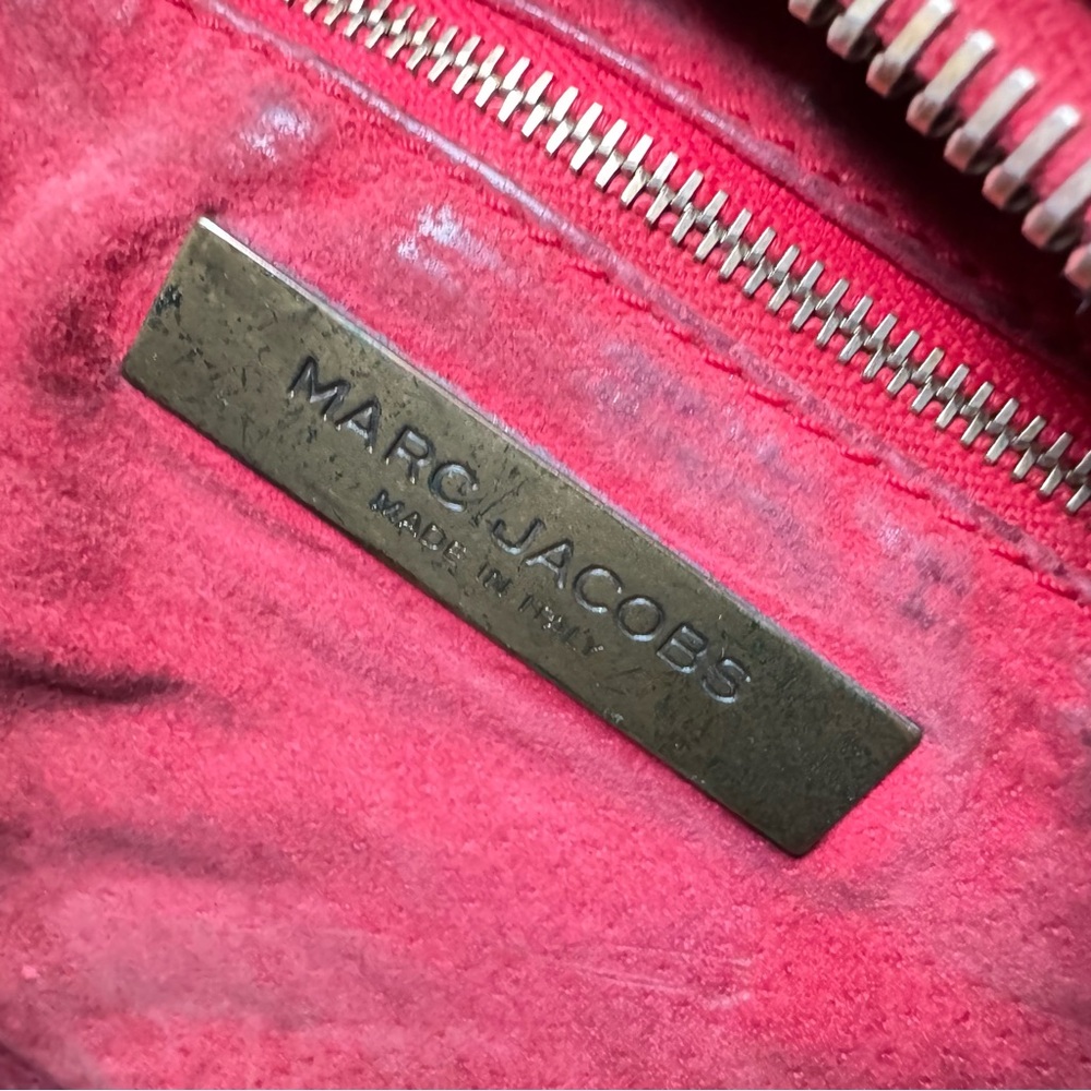 Marc Jacobs Vintage Leather ๐ฅ HUGE - Picture 11 of 16